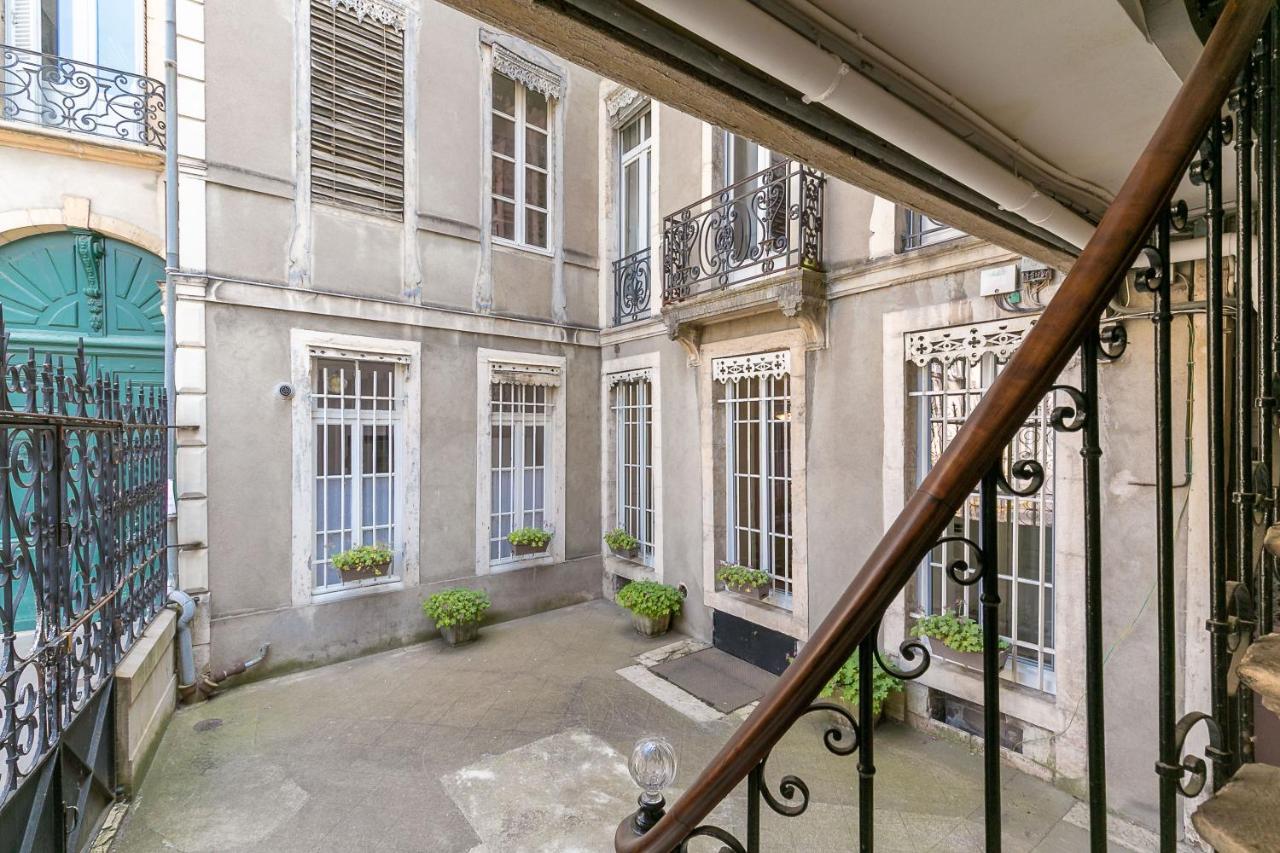 Le Saint Michel Apartment Дижон Екстериор снимка